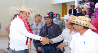 Invierte Gobierno Estatal en educación, agua y vivienda de Santa María Yosoyúa