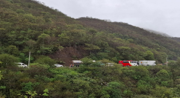 Se mantiene cerrada la circulación sobre la Carretera Oaxaca – Istmo