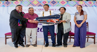 Fortalece Salomón Jara la identidad de los pueblos con entrega de mil 91 instrumentos a 214 bandas musicales