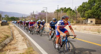 Participan 350 deportistas en la Clásica Ciclista Benito Juárez 2025
