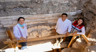 Visitan Salomón Jara y Claudia Curiel Tumba 10 de Huitzo, hallazgo clave del legado zapoteca