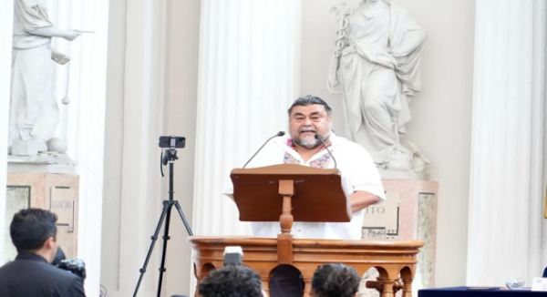 Oaxaca: Trasladan vía aérea a la CDMX a Flavio Sosa, secretario de Cultura, por infección