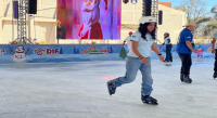 ¡Ya está abierta al público la pista de hielo en el Parque Primavera Oaxaqueña!