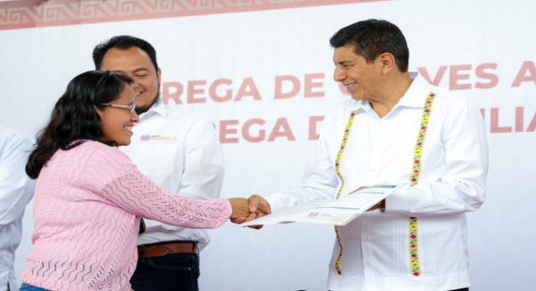 Gobierno de Oaxaca pone fin a rezago y privaciones de 45 escuelas