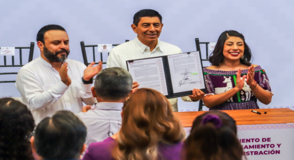 Las mujeres, ejes y pilares fundamentales de la sociedad: Salomón Jara