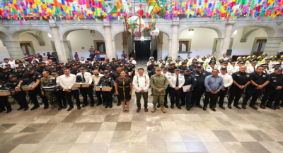 Entrega Salomón Jara más de 6 mil nuevos uniformes a elementos de seguridad pública