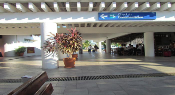 Retiran bloqueo del Aeropuerto Internacional de Bahías de Huatulco; los vuelos nacionales e internacionales se realizan con normalidad