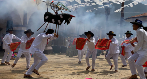 Guelaguetza 2025 dará muestra del sistema social comunitario de Oaxaca, que ayuda a quien lo necesita