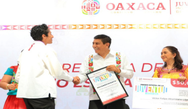 Con entrega del Premio Estatal de la Juventud 2025, Gobernador de Oaxaca reconoce fuerza transformadora de este sector
