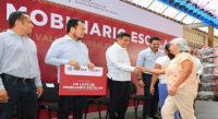 Entrega Salomón Jara mobiliario a 102 escuelas de educación básica en Valles Centrales