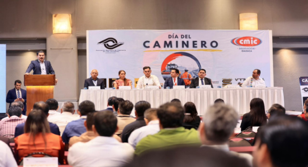 Ray Chagoya reconoce a camineros y destaca avance del Distribuidor Vial Monumento a Juárez