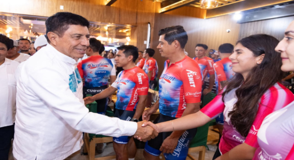 Inicia LXXVII Vuelta Clásica Ciclista Nacional “Lunes del Cerro 2026” en Puerto Escondido