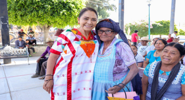 Familias de Valles Centrales y Sierra de Flores Magón reciben cuidados del DIF Oaxaca