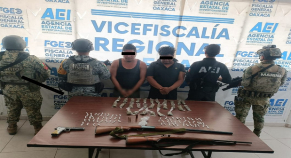 Fiscalía de Oaxaca detiene a tres generadores de violencia en la Costa, aseguran arsenal tras enfrentamiento