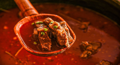 Inicia Guelaguetza Ñuu Savi y el Festival del Mole de Caderas en la ciudad de Oaxaca