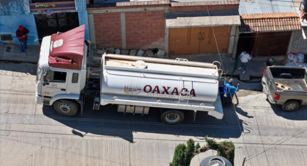 Llega a Montoya estrategia “Agua para Todas y Todos”; vecinos reconocen abasto del vital líquido