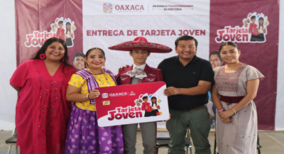 Entrega Gobierno de Oaxaca Tarjetas Joven en Zimatlán de Álvarez