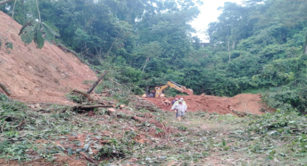 Fuerza operativa del Gobierno estatal libera caminos afectados por lluvias