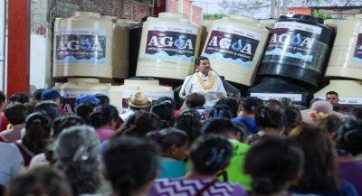 Entrega de tinacos en la Agencia de Dolores beneficia a familias oaxaqueñas