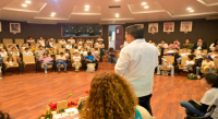 Participan Salomón Jara y niñas y niños en actividad de fomento a la lectura