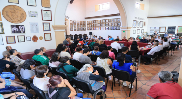 Gobierno de Oaxaca de Juárez fortalece diálogo con locatarios del Mercado 20 de Noviembre