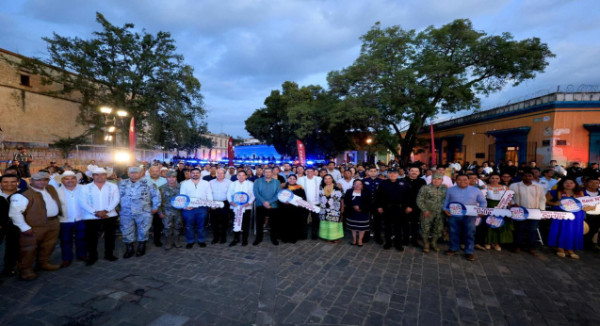 Gobierno de Oaxaca fortalece la seguridad y justicia en 37 municipios con entrega de vehículos especializados