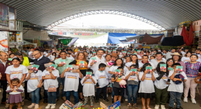 Ray Chagoya impulsa Mega Lectura en la Central de Abasto como estrategia de paz y convivencia