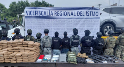 Aseguran más de 160 paquetes de droga y armas en histórico golpe en el Istmo