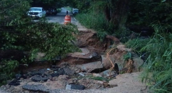 Gobierno de Oaxaca atiende afectación en carretera Río Grande–Juquila por lluvias