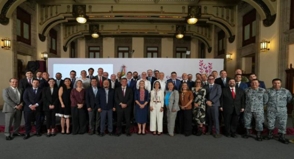 Presidenta Claudia Sheinbaum anuncia acuerdo con gasolineros para disminuir el precio del diésel a 27 pesos el litro