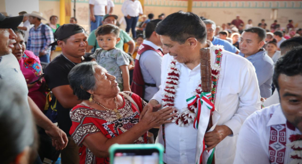 Con más de 16 mdp, refuerza Salomón Jara la educación en Villa de Tututepec