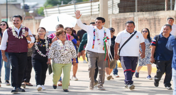 Inaugura Salomón Jara pavimentación de calle en Pueblo Nuevo; fortalece movilidad y conectividad