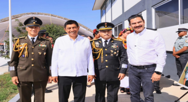 Ray Chagoya asiste al séptimo aniversario de la Guardia Nacional
