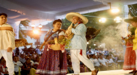 Admiran cientos de personas el tercer encuentro de Expresiones Artísticas y Culturales, Guelaguetza 2024