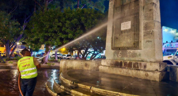 Realizan trabajos de limpieza en el Mirador del Fortín y Jardín Conzatti de Oaxaca de Juárez
