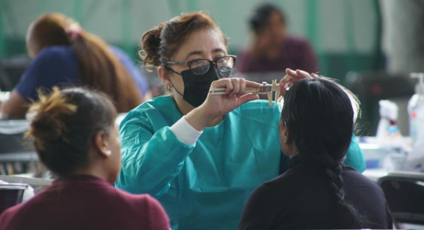 Concluye 20ª Jornada de Prótesis Ocular; benefician a 143 personas de las ocho regiones de Oaxaca