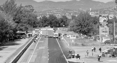 Reporta CEPCyGR tránsito vehicular intermitente en la carretera 135D Oaxaca-Cuacnopalan