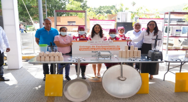 Refuerza DIF Oaxaca estrategia alimentaria con entrega de utensilios de cocina