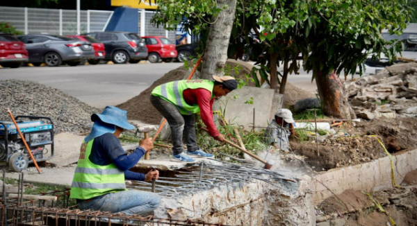 Rehabilita gobierno de Oaxaca de Juárez canal pluvial en la zona sur de la ciudad