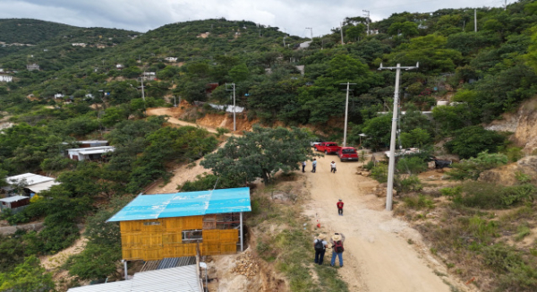 Amplía Primavera Oaxaqueña red eléctrica en Santa Rosa Panzacola