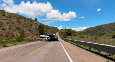 Atienden Gobierno del Estado y Capufe accidente carretero en la autopista Tehuacán - Oaxaca