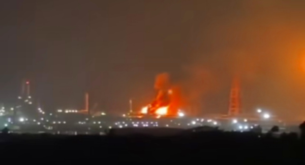 Descartan daños en viviendas cercanas a refinería de Salina Cruz tras explosión