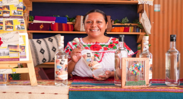 Arranca Gran Fiesta del Mezcal de Santiago Matatlán