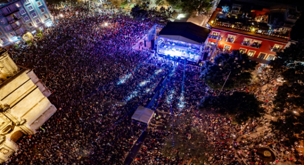 Oaxaca de Juárez celebra su 493 aniversario con una noche histórica de música y alegría con Los Ángeles Azules