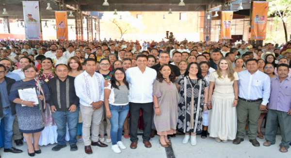 Fortalece Oaxaca atención a grupos prioritarios con firma de convenio entre DIF Estatal y municipios