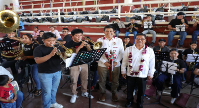 Impulsa Salomón Jara progreso de San Juan Bautista Cuicatlán con inversión educativa