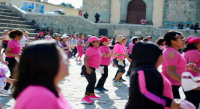Mamás de Oaxaca de Juárez celebran su día con activación física y convivencia