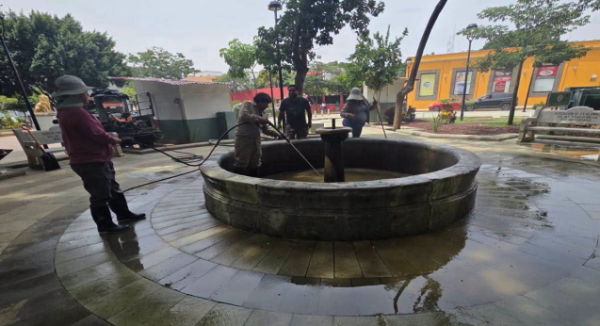 Gobierno Municipal fortalece limpieza y mantenimiento de fuentes públicas en Oaxaca de Juárez