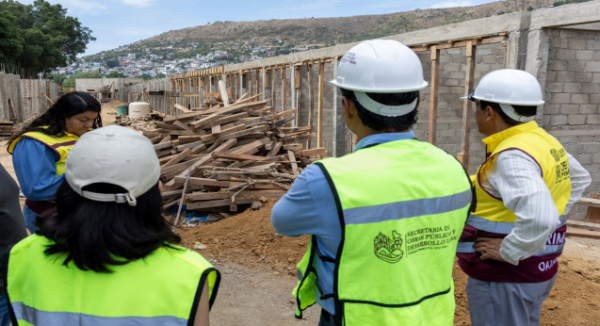 Ray Chagoya y Salomón Jara supervisan rehabilitación del Parque del Amor en Oaxaca de Juárez