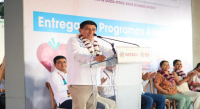 Fortalece Gobierno de Oaxaca política social con entrega de más de mil 700 apoyos alimentarios en Pinotepa Nacional y San José Estancia Grande